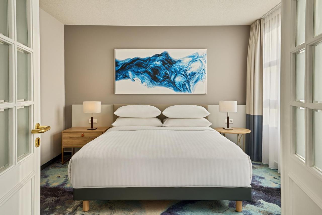 Junior Suite with King Bed and Sofa Bed - Lounge Access,1705954074:JPEG
